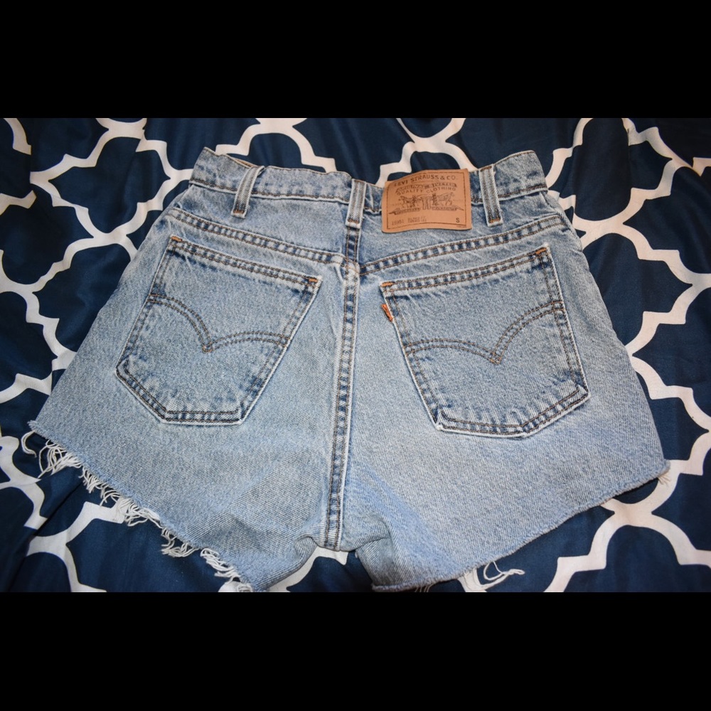 VINTAGE LEVI SHORTS, 4